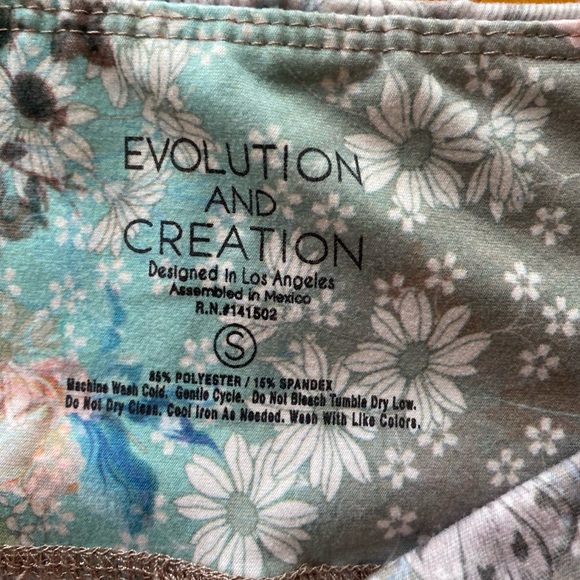 Woman’s workout leggings size S with skeleton pattern by Evolution And Creation - Picture 6 of 8